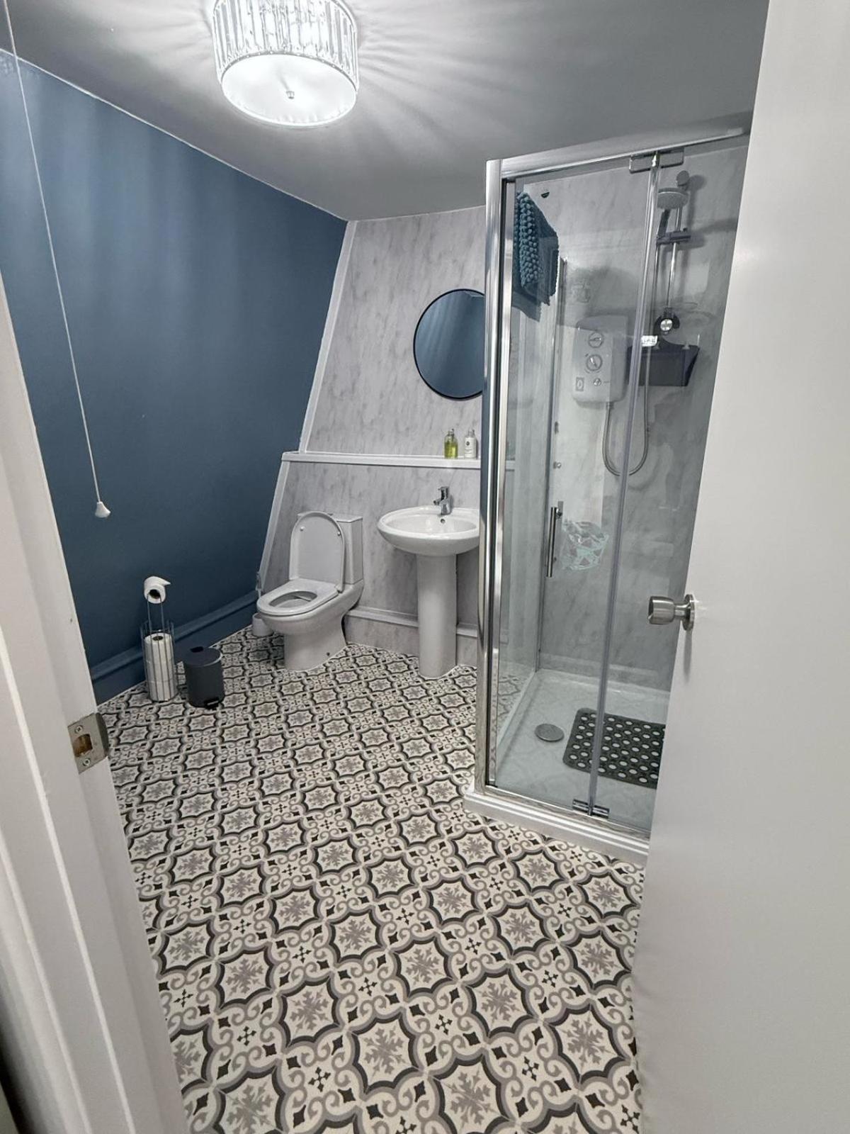 The White Hart Hotel Atworth ภายนอก รูปภาพ