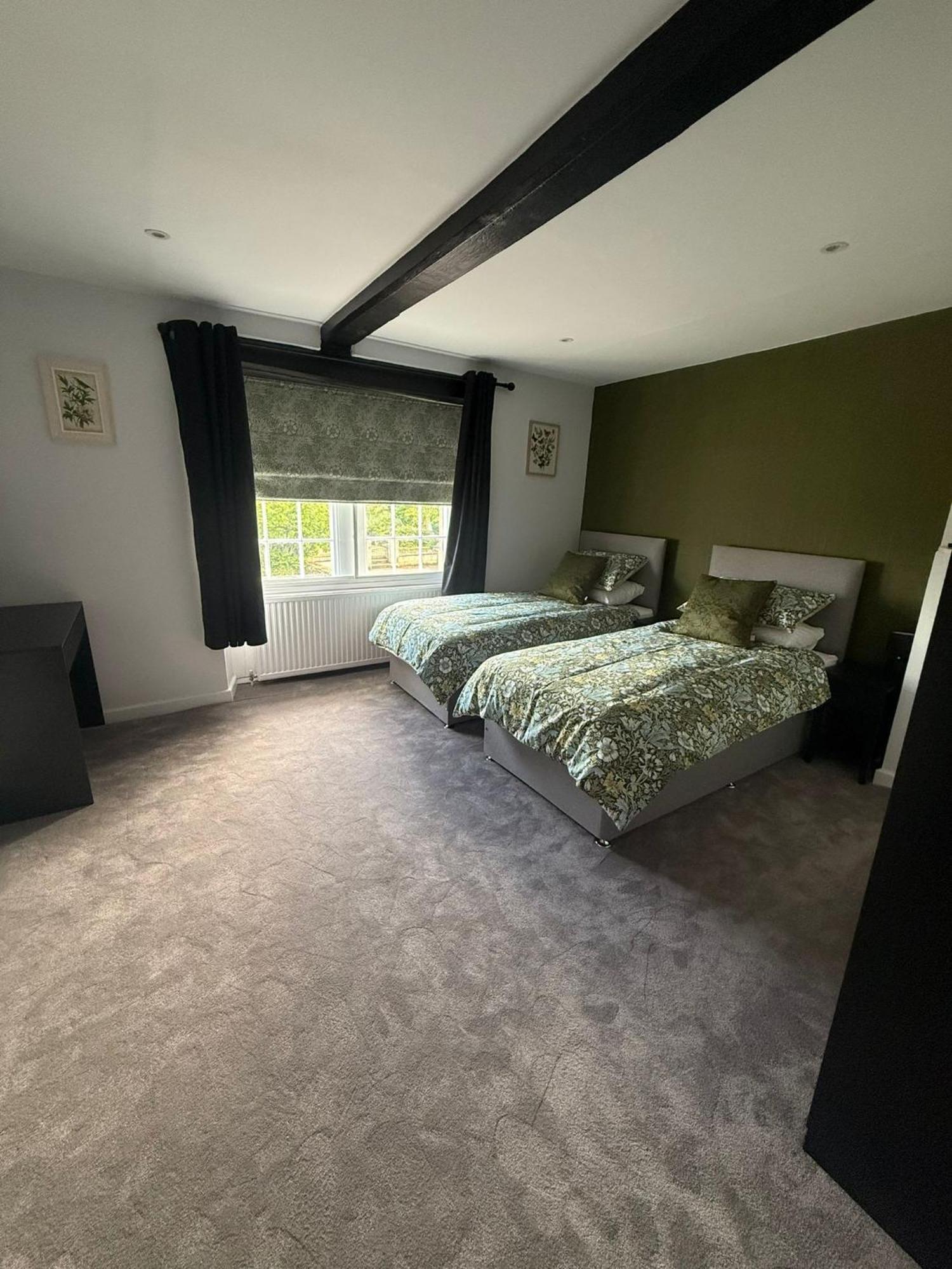 The White Hart Hotel Atworth ภายนอก รูปภาพ