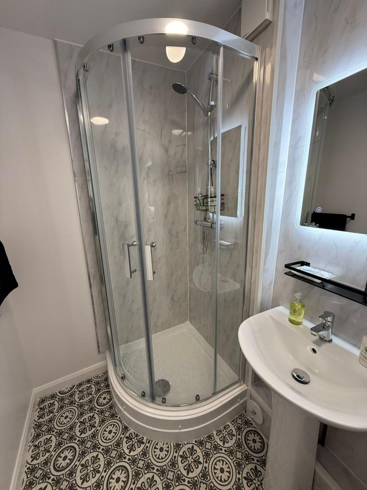 The White Hart Hotel Atworth ภายนอก รูปภาพ